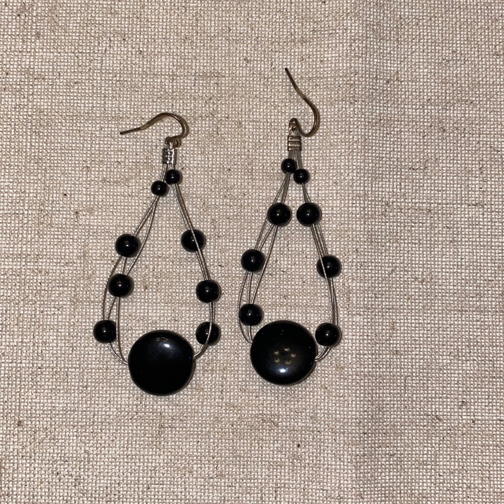 Black beaded and silver wire dangle earring